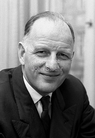 Lorentz Petersen diplomat. 08-03-63.
6x6, jpeg, 300 dpi, size: 3 MB.
Printsize: 30 cm
a6344203.jpg