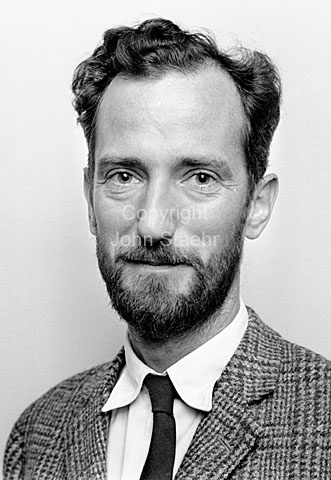 Kontorchef cand.jur. Jørgen Fenger Mellemfolkeligt Samvirke.
13-08-63.
6x6, jpeg, 300 dpi, size: 1 - 2 MB.
Printsize: 25 cm. k6340605.jpg