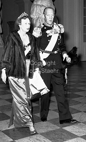 Prins Axel.Habib Bourguiba, President of Tunisia.
04-06-63.
6x6, jpeg, 300 dpi, size: 1 - 2 MB.
Printsize: 25 cm e6344905.jpg