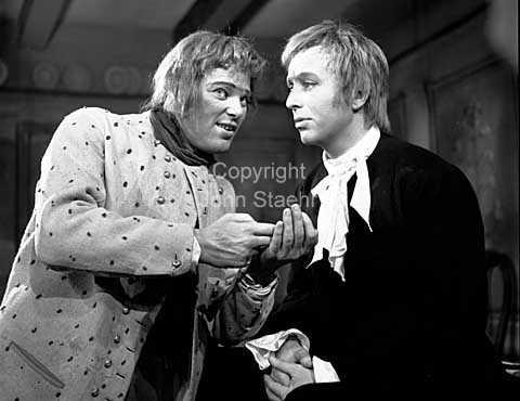 Fritz Helmuth som Jacob og Henning Moritzen som Holbergs Erasmus Montanus på Det Kongelige Teater. Instruktion John Price.
25/11/1964
6x6, tiff, 300 dpi, size: 4 - 7 MB.
Printsize: 25 cm
ae6443103.jpg