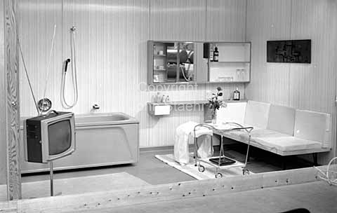 Fremtidens badeværelser vist på udstilling i Forum.
04-05-64.
6x6, tiff, 300 dpi, size: 4 - 7 MB.
Printsize: 25 cm. i6442806.jpg