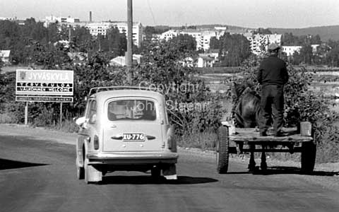 In the country near Jyväskylä in Finland.
00-07-64.
24x36, tiff, 300 dpi, size: 4 - 7 MB.
Printsize: 25 cm. sa64342307.jpg