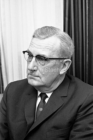 The International rehabilitation conference. Fra v. president Hall H. Popham, Flemming Grut og Donald V. Wilson.
17-06-63.
24x36, jpeg, 300 dpi, size: 1 - 2 MB.
Printsize: 25 cm.
sa63120410.jpg