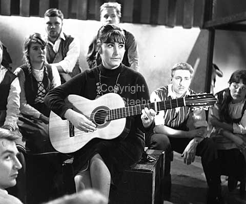 The Israeli singer Aviva Semadar in Danish Television 1964. In the background the Danish Tinglitu ensemble.
24-03-64.
6x6, tiff, 300 dpi, size: 4 - 7 MB.
Printsize: 25 cm.
f6441502.jpg