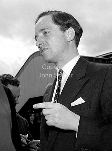 The earl of Lichfield better known as Patrick Lichfield or Lord Lichfield in Copenhagen airport Kastrup.
15-05-64.
6x6, tiff, 300 dpi, size: 4 - 7 MB.
Printsize: 25 cm. k6440806.jpg