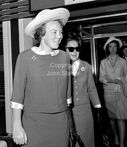 The Dutch Princess Beatrix in Copenhagen airport Kastrup.
15-05-64.
6x6, tiff, 300 dpi, size: 4 - 7 MB.
Printsize: 25 cm.
k6441004.jpg